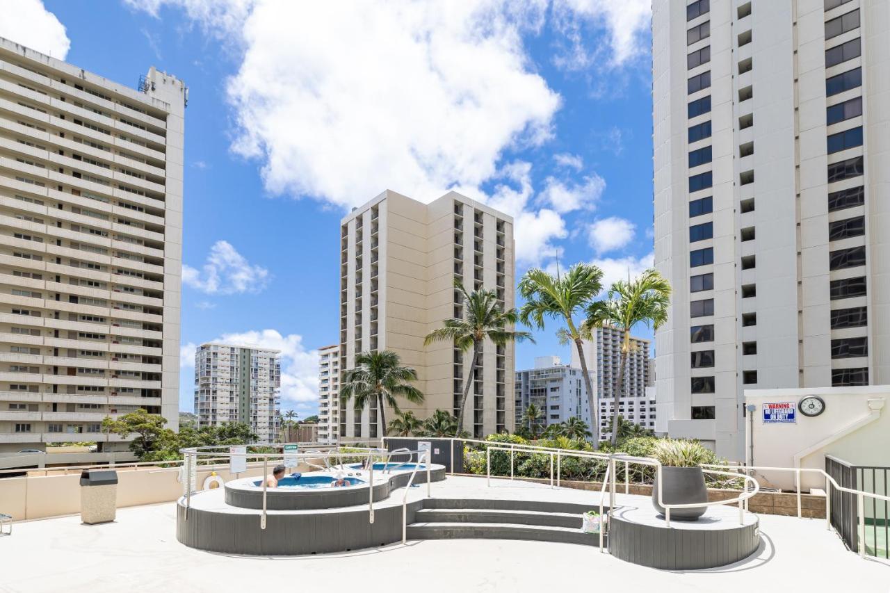 1Br With Great Ocean Views, 1 Block To Waikiki Beach Гонолулу Экстерьер фото